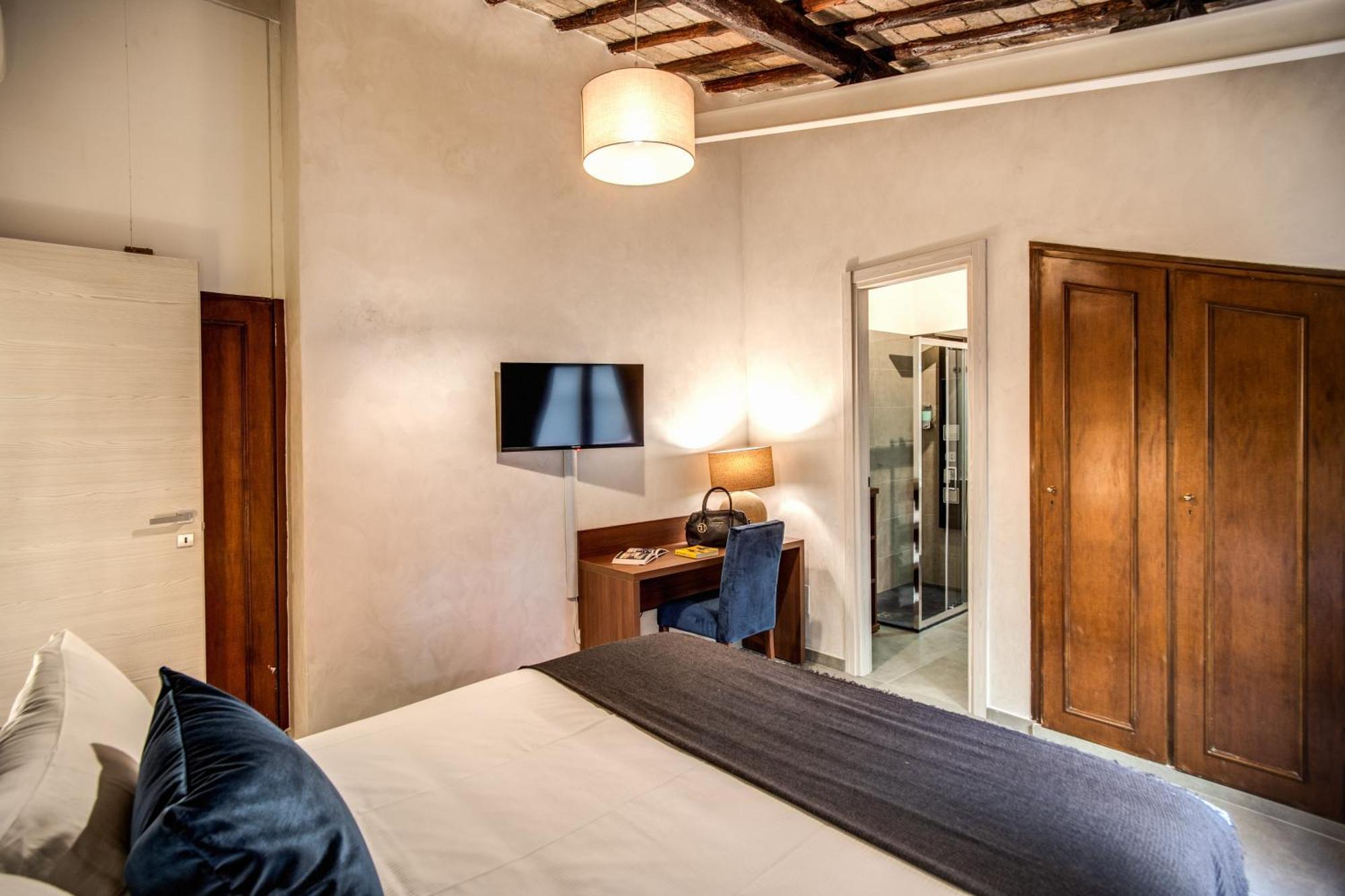 Tritone Top House Rome Bilik gambar