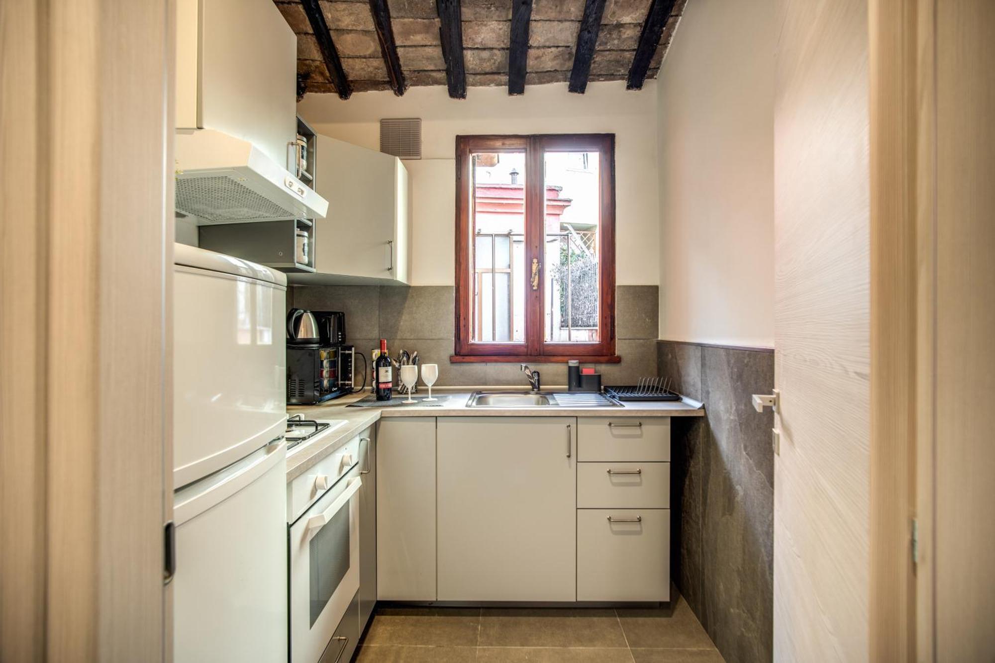 Tritone Top House Rome Bilik gambar
